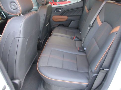 Used 2024 GMC Canyon AT4 w/ Technology Package image 17