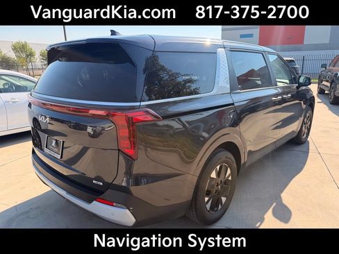 Certified 2026 Kia Carnival LXS FWD image 4