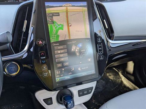 Used 2018 Toyota Prius Prime Premium image 14