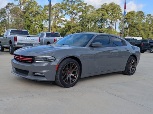 Used 2018 Dodge Charger SXT Plus w/ Driver Confidence Group RWD image 1