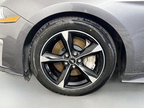 Used 2018 Ford Mustang GT w/ Equipment Group 301A RWD image 36