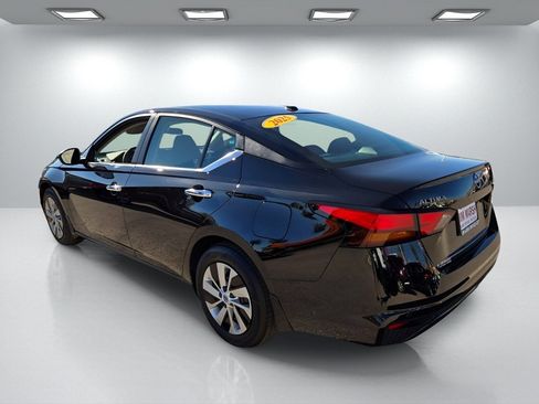 Used 2025 Nissan Altima 2.5 S image 4