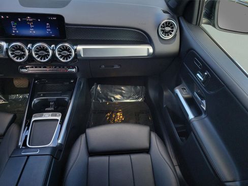 Certified 2024 Mercedes-Benz GLB 250 image 18