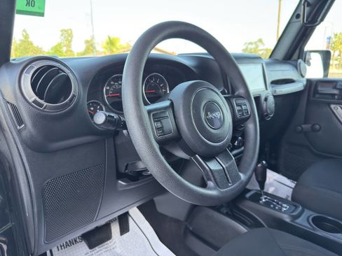 Used 2018 Jeep Wrangler Unlimited Sport w/ Mopar Black Appearance Group AWD/4WD image 10