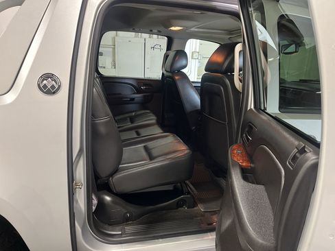 Used 2013 Chevrolet Avalanche LT w/ All-Star Edition AWD/4WD image 21