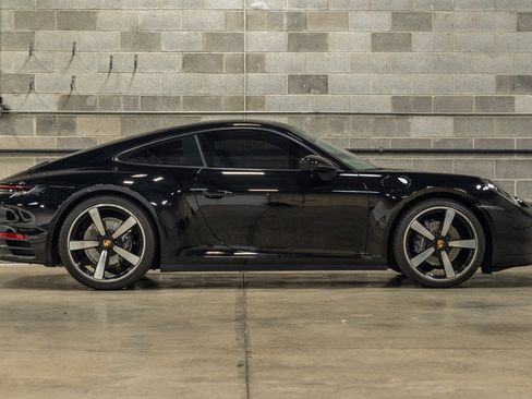 Used 2020 Porsche 911 Carrera RWD image 8