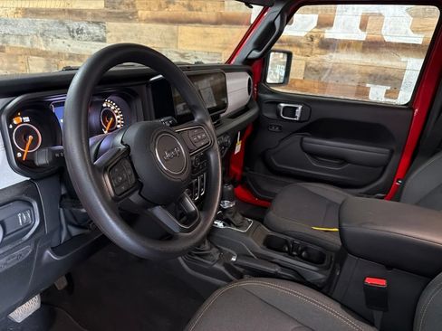 Used 2026 Jeep Wrangler Sport AWD/4WD image 8