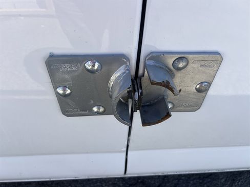 Used 2014 Chevrolet Express 2500 RWD image 24