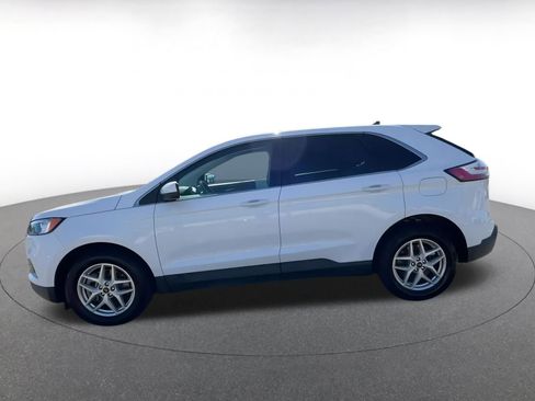 Used 2023 Ford Edge SEL image 9