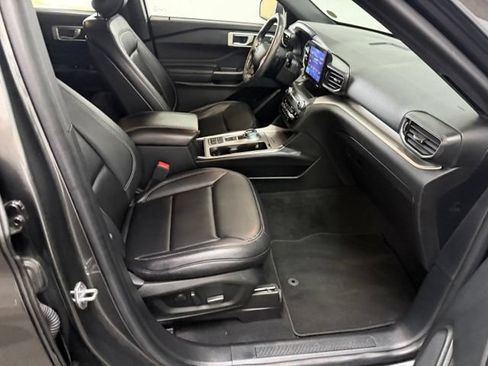 Used 2020 Ford Explorer XLT w/ Equipment Group 202A RWD image 36
