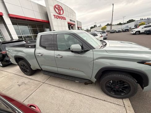 Used 2022 Toyota Tundra Limited w/ TRD Off-Road Package AWD/4WD image 4