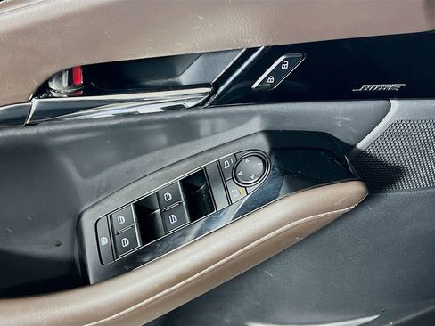 Used 2021 MAZDA CX-30 AWD 2.5 S w/ Premium Package image 16