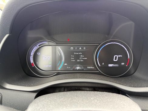 Used 2019 Kia Niro EX Premium image 12