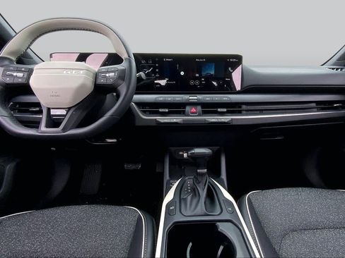 Used 2025 Kia K4 GT-Line w/ GT-Line Sunroof Package FWD image 15