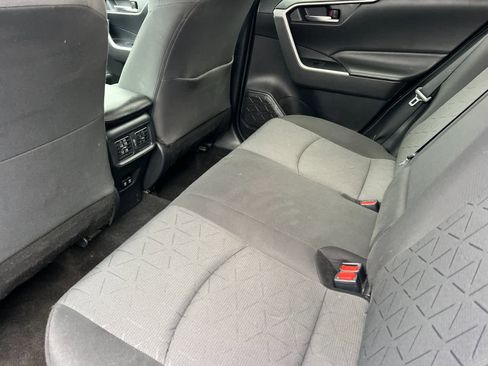 Used 2020 Toyota RAV4 XLE image 5