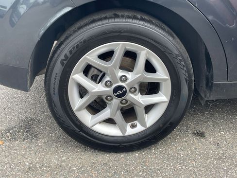 Used 2025 Kia Soul LX w/ LX Technology Package image 28