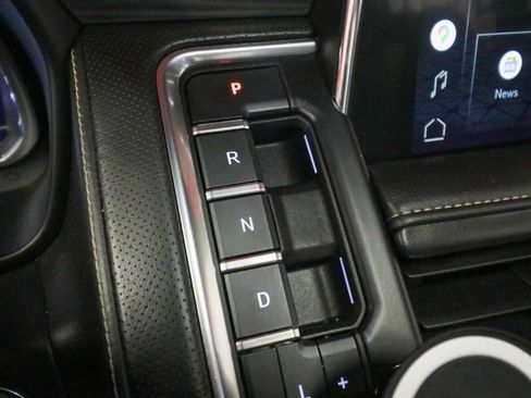 Used 2022 GMC Yukon SLT w/ SLT Premium Package image 20