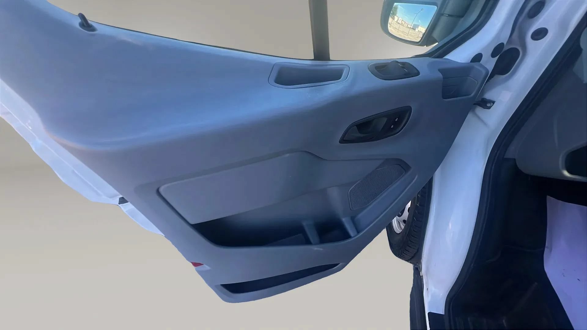 Used 2018 Ford Transit 350 XL RWD image 24