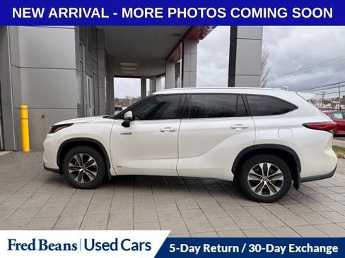 Used 2021 Toyota Highlander XLE image 6