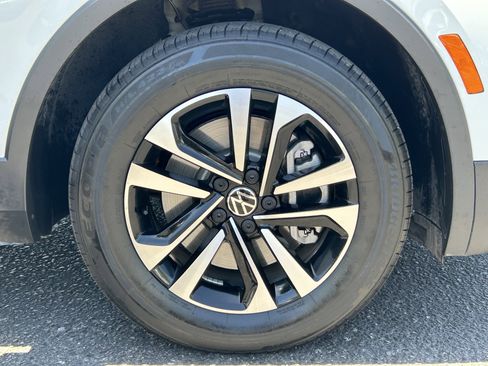 Used 2023 Volkswagen Tiguan S FWD image 7