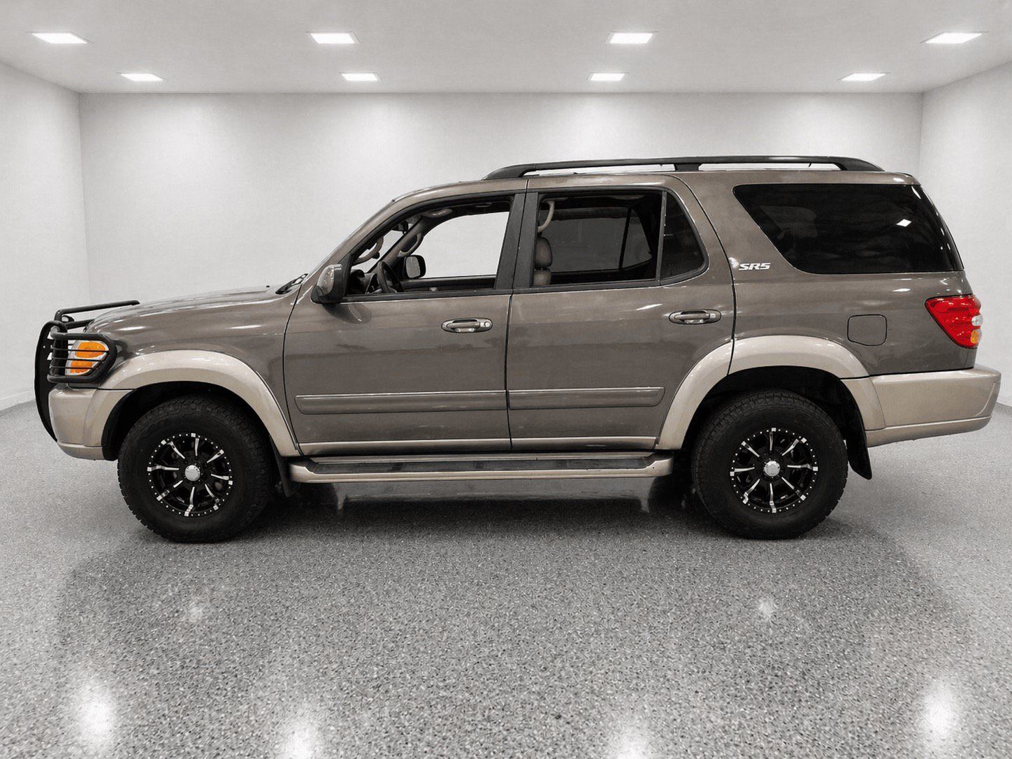 Used 2003 Toyota Sequoia SR5 w/ Preferred Pkg AWD/4WD image 6