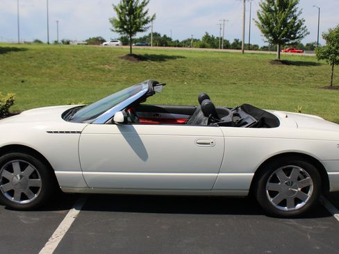 Used 2002 Ford Thunderbird RWD image 30