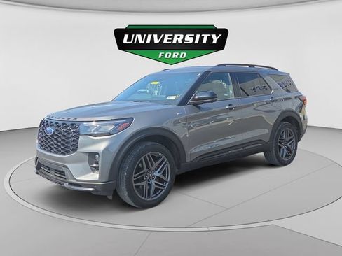 Used 2025 Ford Explorer ST-Line w/ ST-Line Street Pack AWD/4WD image 7