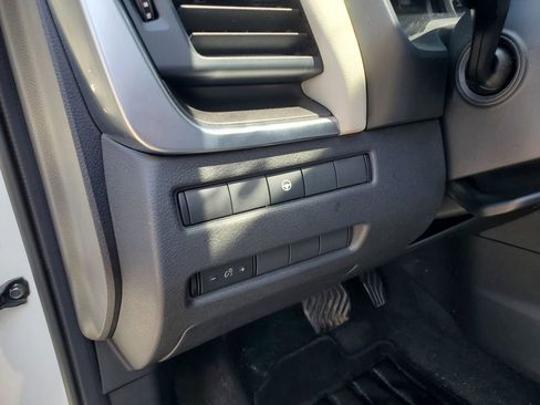 Used 2023 Nissan Rogue SV FWD image 18