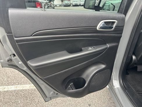 Used 2022 Jeep Grand Cherokee Laredo X image 24