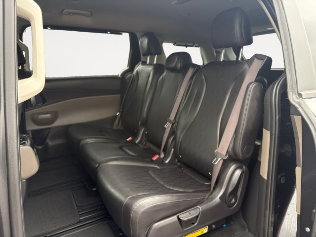 Certified 2025 Kia Carnival EX FWD image 13