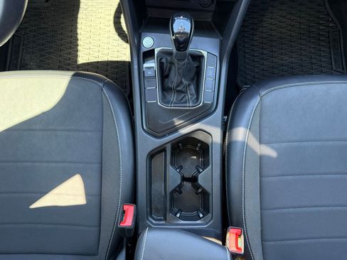 Used 2022 Volkswagen Taos SE w/ Panoramic Sunroof Package image 27