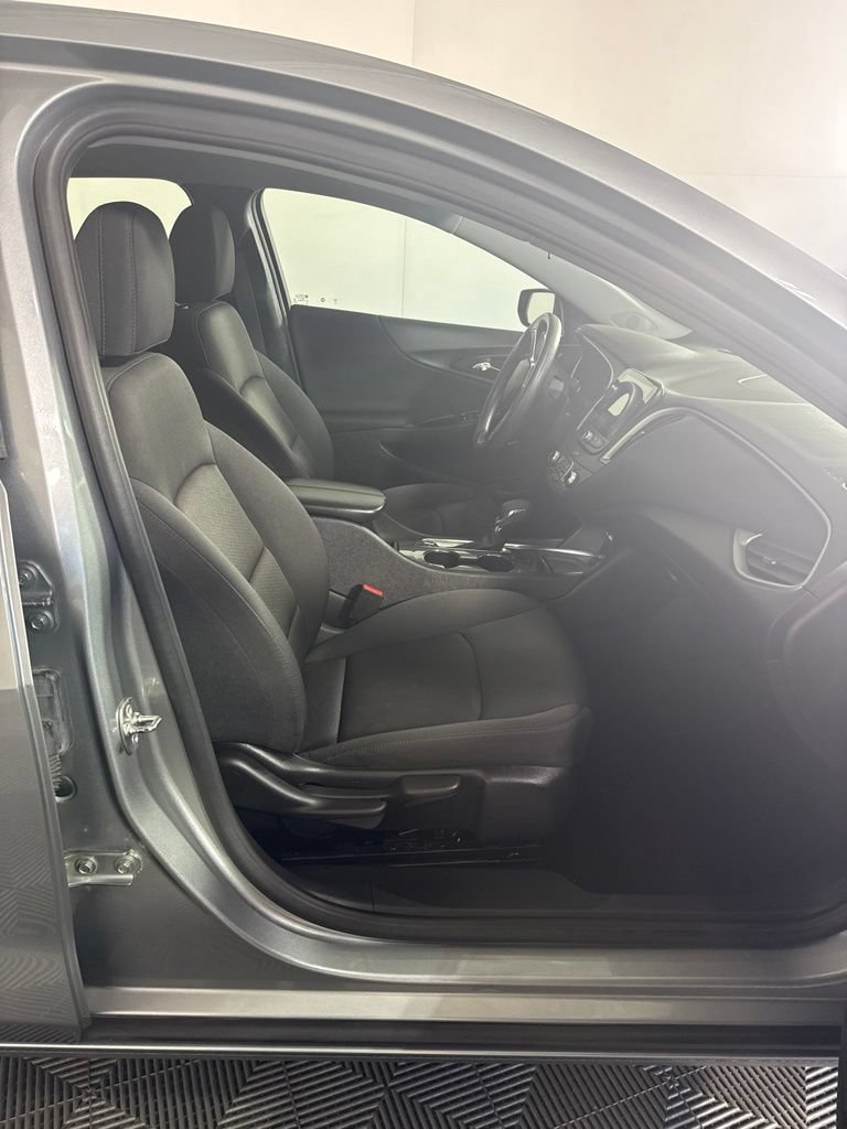 Used 2024 Chevrolet Malibu LT FWD image 16