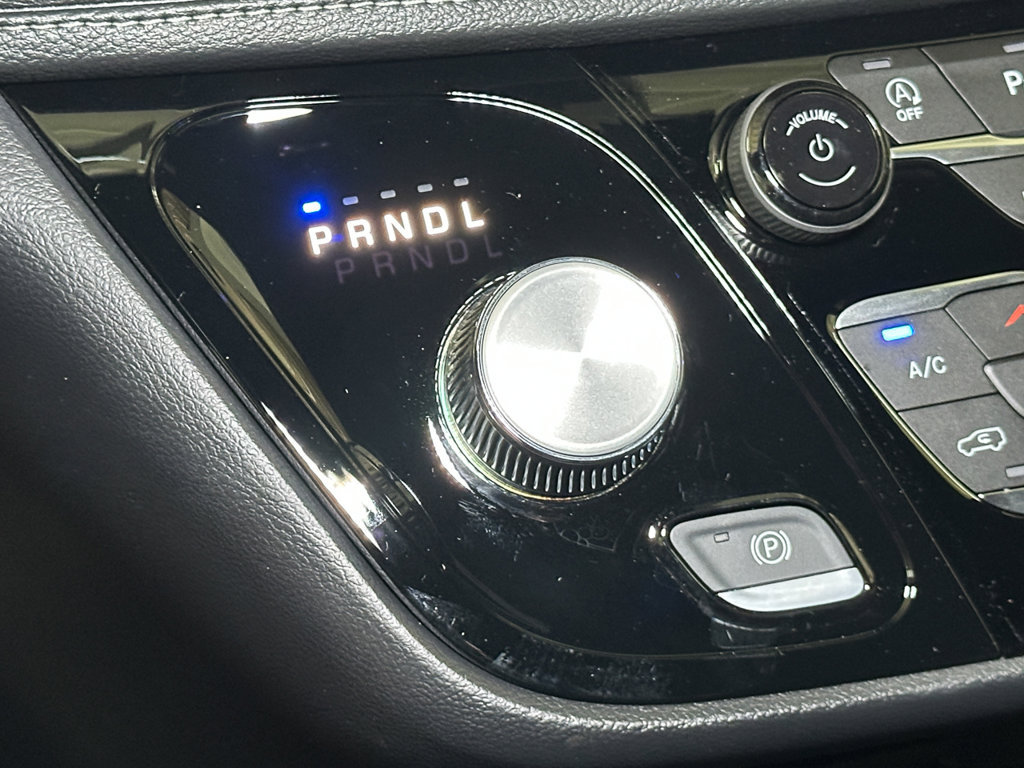 New 2027 Chrysler Pacifica Select AWD/4WD image 28