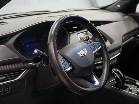 Used 2023 Cadillac XT4 Sport image 12