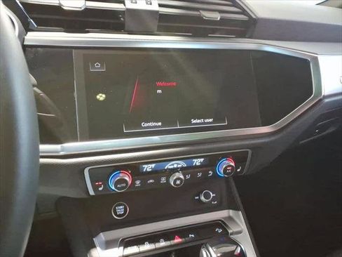 Certified 2025 Audi Q3 2.0T Premium w/ Convenience Package image 10