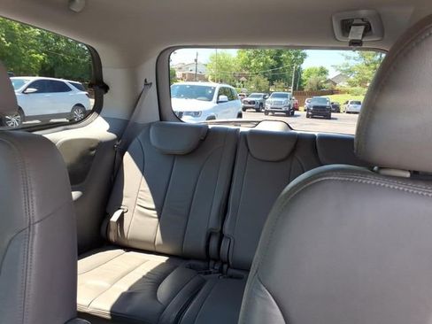Used 2012 Kia Sedona EX w/ Luxury Pkg FWD image 18