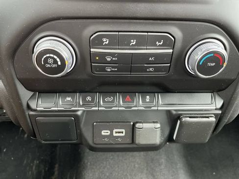 Used 2022 Chevrolet Silverado 1500 Custom AWD/4WD image 18