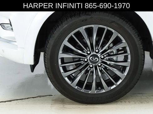 Used 2024 INFINITI QX80 Sensory w/ All-Season Package AWD/4WD image 5