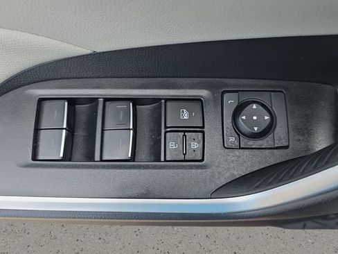 Used 2024 Toyota RAV4 XLE Premium FWD image 29