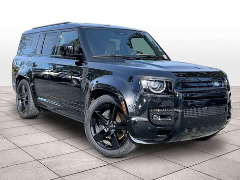 Used 2025 Land Rover Defender 130 X-Dynamic SE image 2