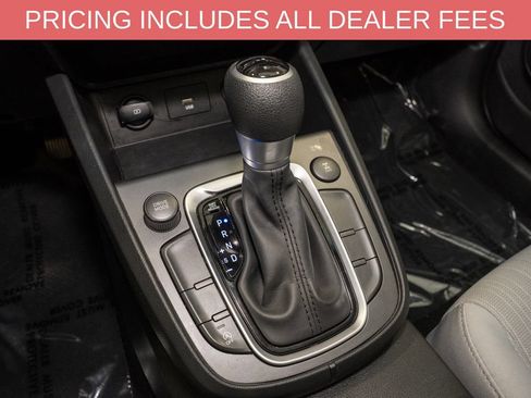 Used 2022 Hyundai Kona SEL AWD/4WD image 14