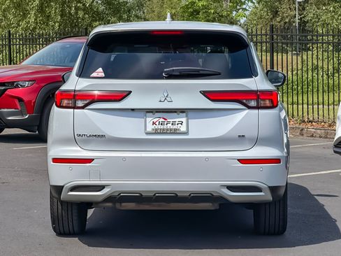 Used 2024 Mitsubishi Outlander SE FWD image 4