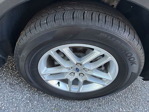 Used 2025 Ford Explorer Active w/ Active Comfort Package image 13