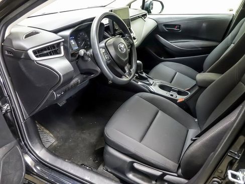 Certified 2025 Toyota Corolla LE image 9