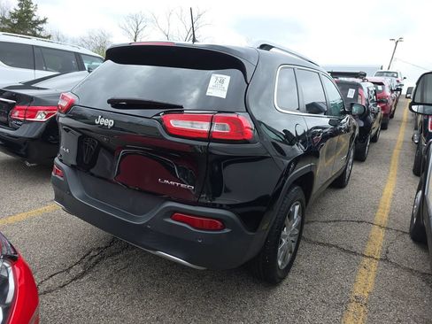 Used 2018 Jeep Cherokee Limited AWD/4WD image 2