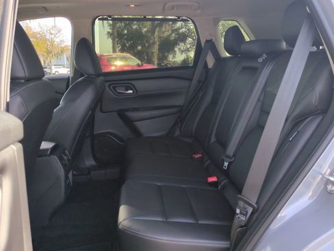 Certified 2025 Nissan Rogue SL w/ Tech Package FWD image 14