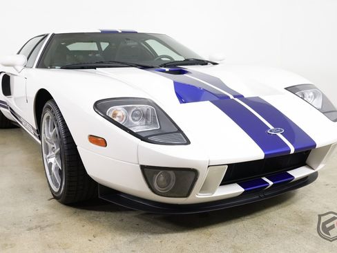 Used 2005 Ford GT image 3
