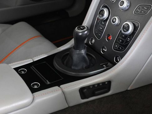 Used 2017 Aston Martin V12 Vantage S image 24