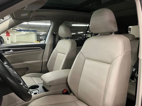 Certified 2019 Volkswagen Atlas SE w/ Panoramic Sunroof Package image 19