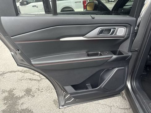 Used 2025 Ford Explorer ST AWD/4WD image 27
